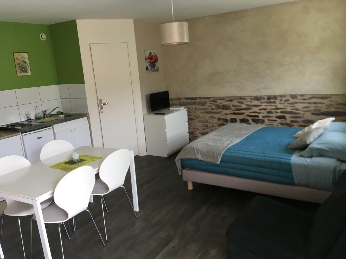 Les Gites D'Emilie Melesse Exterior foto
